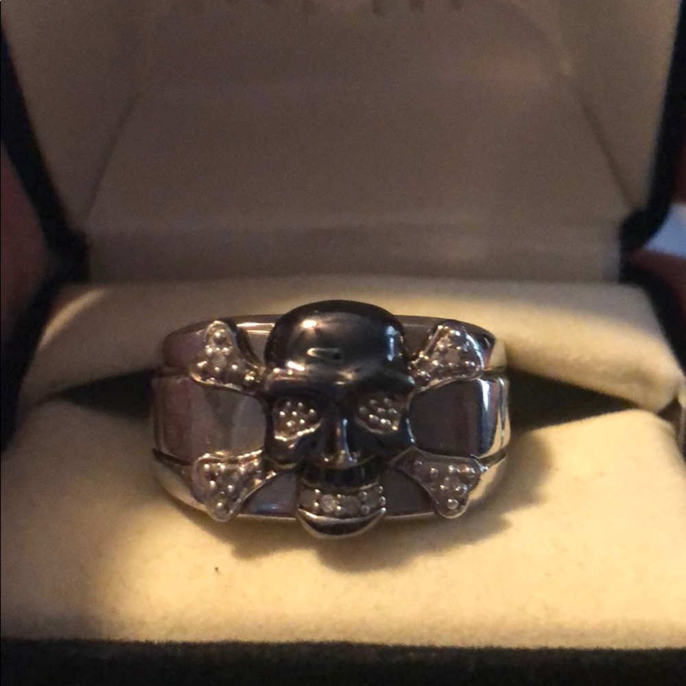 Kay Jewelers skull ring